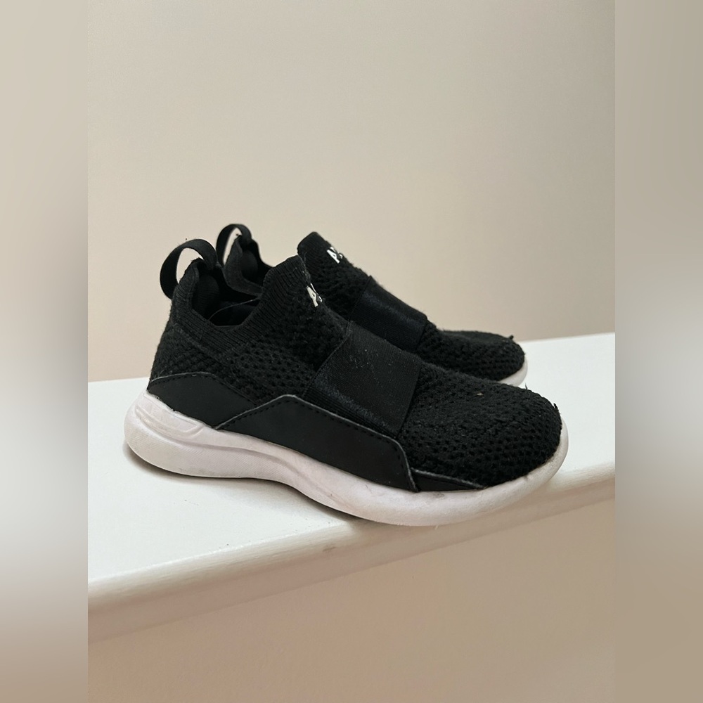 APL Black Unisex Techloom Bliss Sneakers
